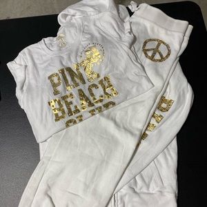 Pink VS vintage sweatsuit outfit